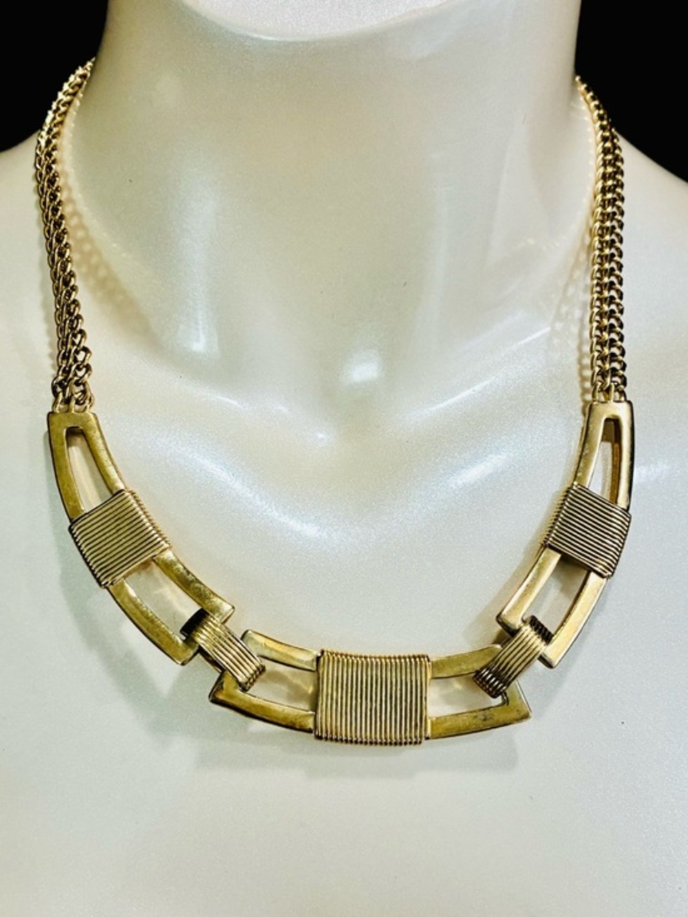 Anne Klein Gold Link Statement Necklace Business Casual Adj Length Pre Loved